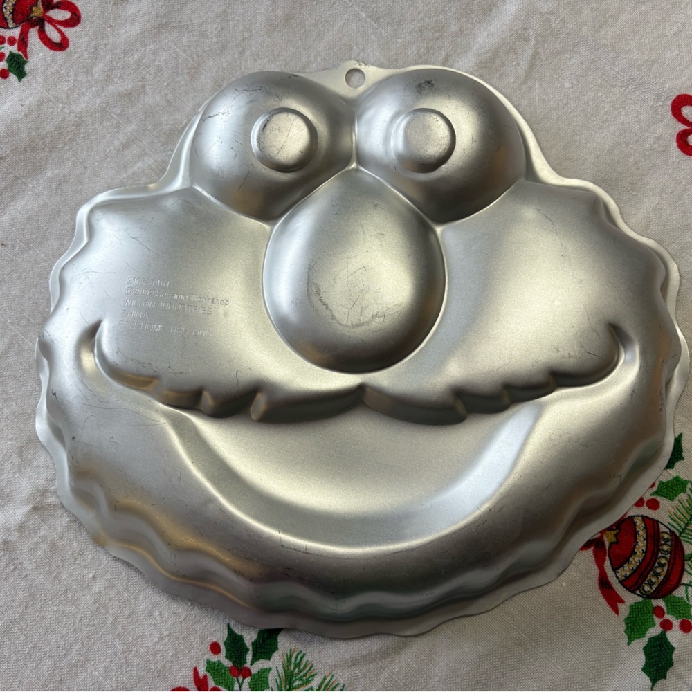 Wilton Elmo cake pan